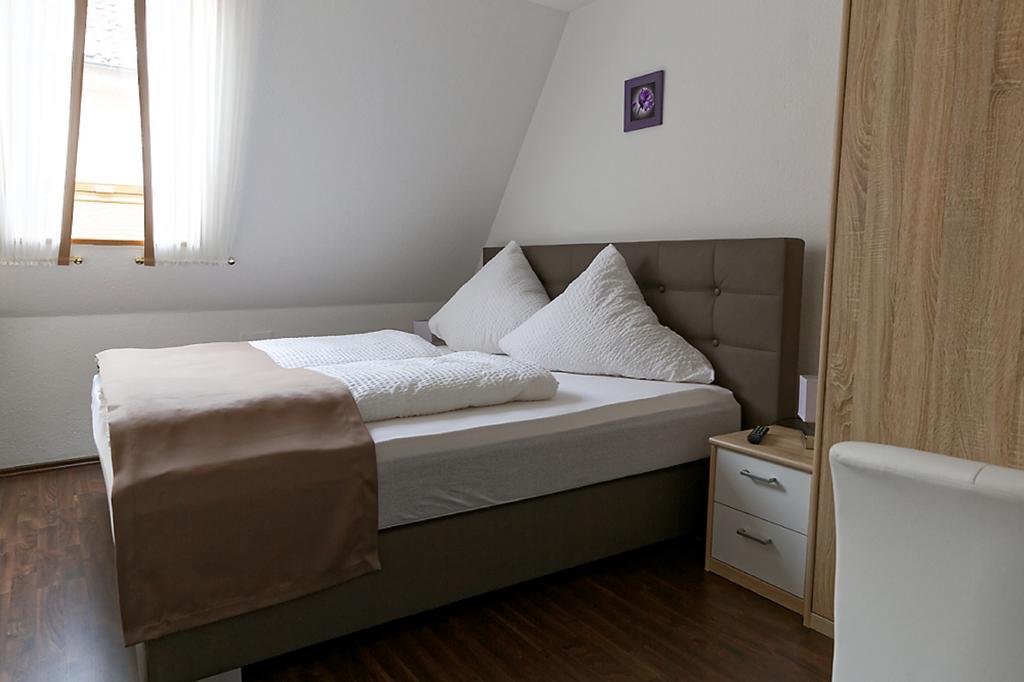 Hotel Huettl - Garni Worms Værelse billede